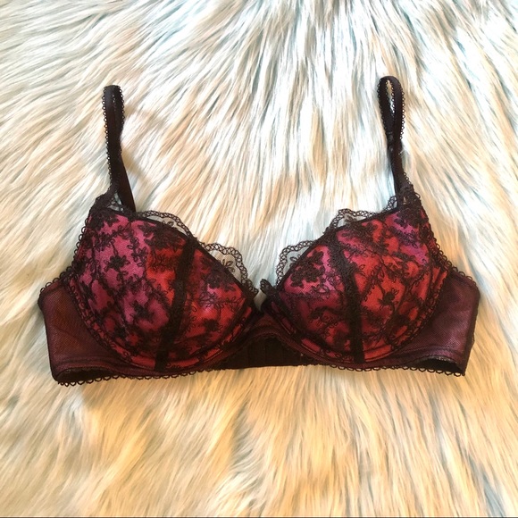 NWOT~VS. 36B Bra🖤 - Picture 1 of 16